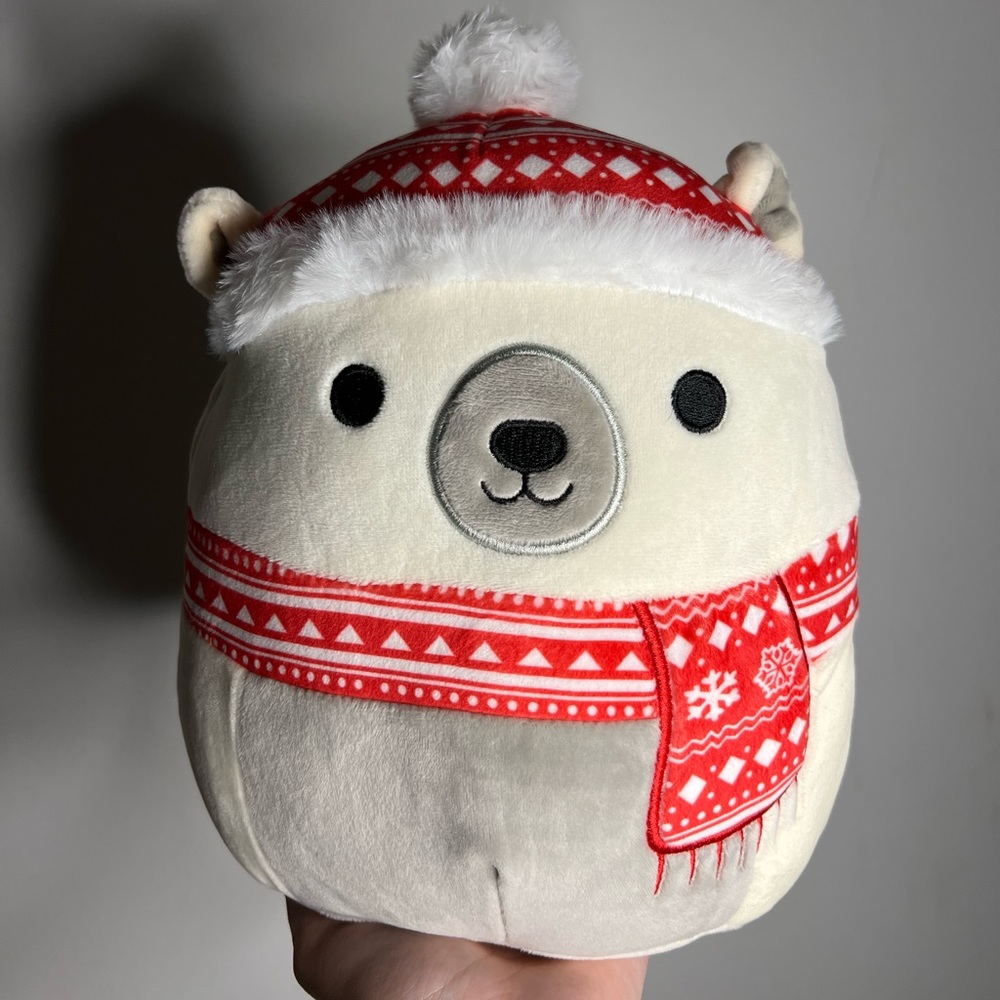 BNWT 8” Brooke Polar Bear Holiday Squishmallow